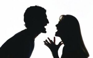 الإساءة والعنف في الخلافات