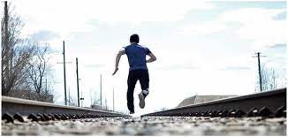 تفسير حلم الهروب من شخص للرجل