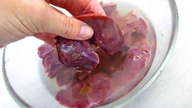 هل يجب غسل الكبدة قبل الطبخ