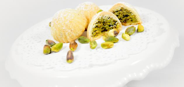 طريقة عمل المعمول بالفستق