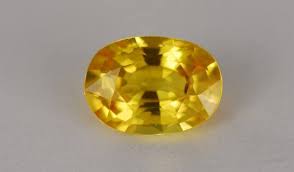 الياقوت أصفر اللون