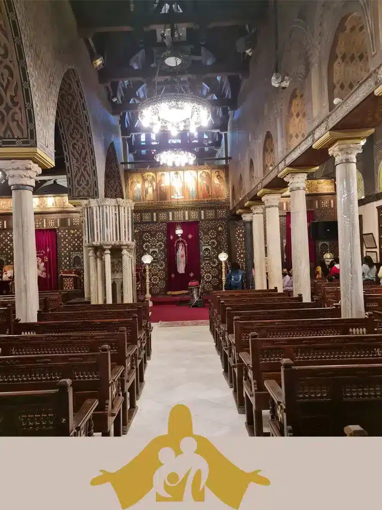 وصف الكنيسة المعلقة من حيث الشكل